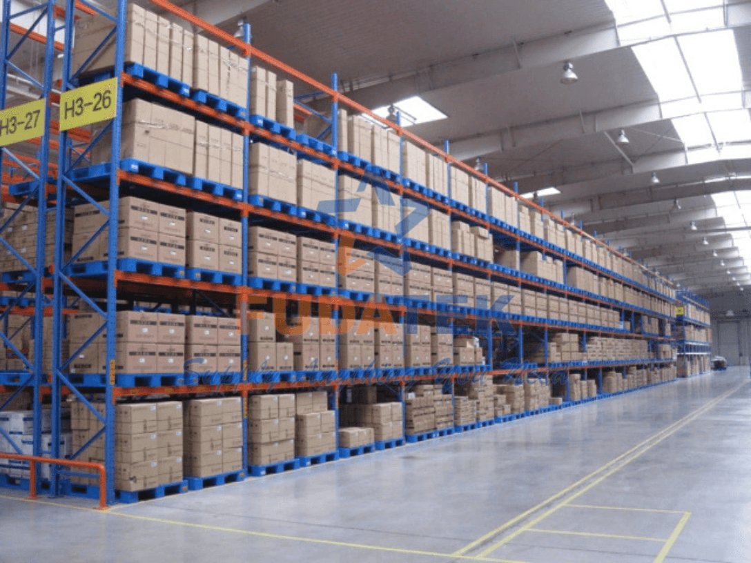 Ứng dụng Pallet nhựa trong kho hàng